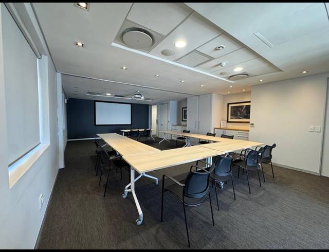 BUSINESS PROPERTY TO RENT IN HUMEWOOD